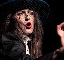 Arianna, il labirinto nero